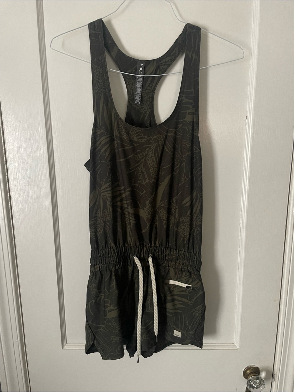 Vuori clementine racerback oregano rainforest romper Sz XS